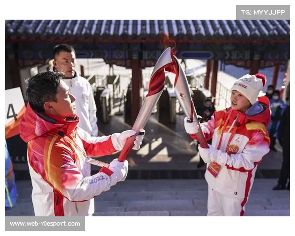 米兰冬奥会火炬传递启动，首位火炬手帕尔特里涅里开启接力